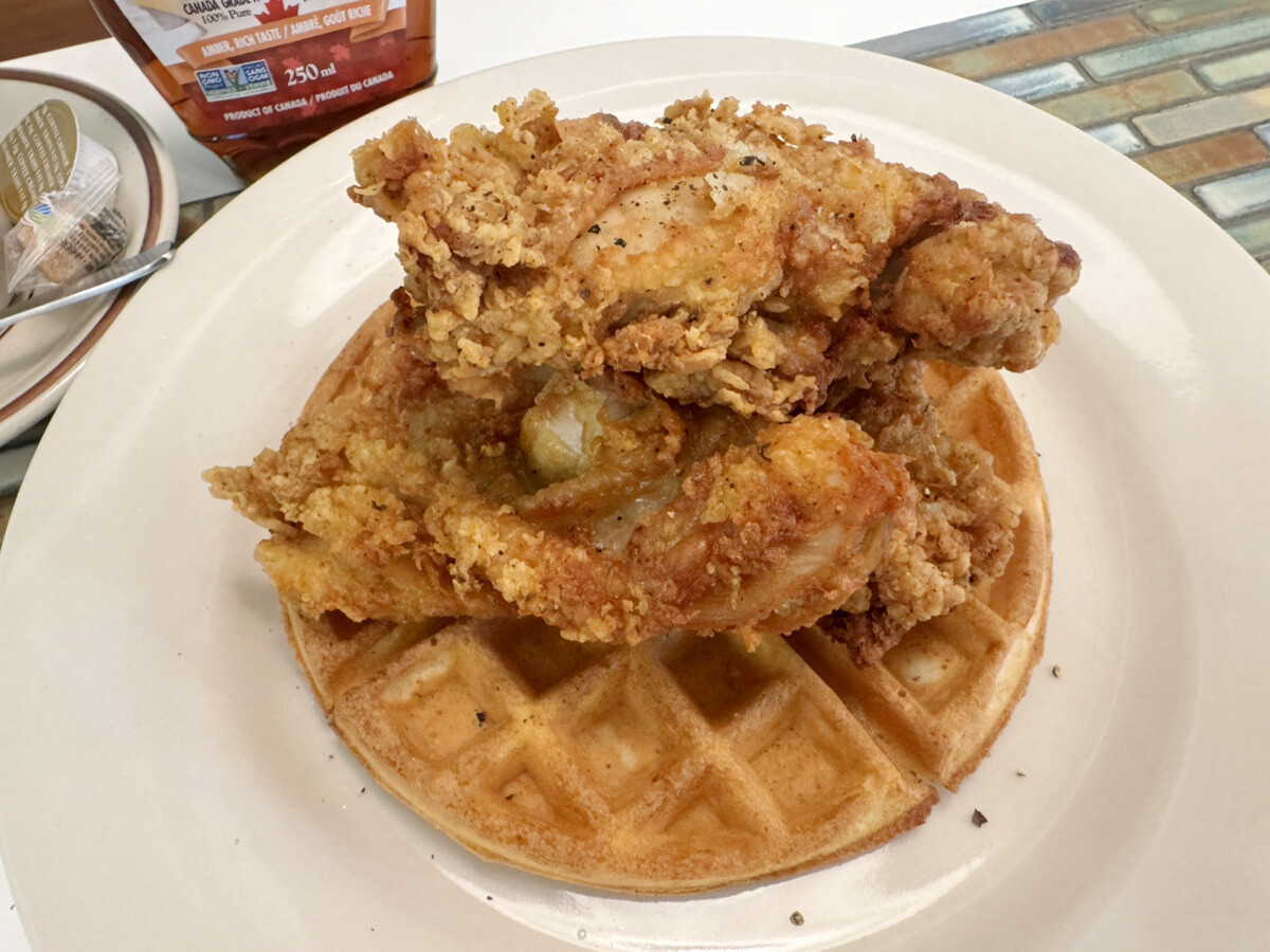 アメリカンダイナー「MOJA in the HOUSE」リニューアルオープン