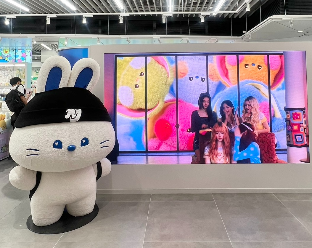 日本初、没入体験型ストア「LINE FRIENDS SQUARE SHIBUYA」OPEN！第一弾はNewJeans