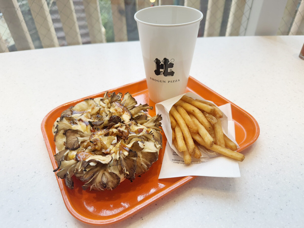 ワンハンドサイズのピザ専門店「SHOGUN PIZZA」が富山から東京・渋谷スペイン坂に初上陸！